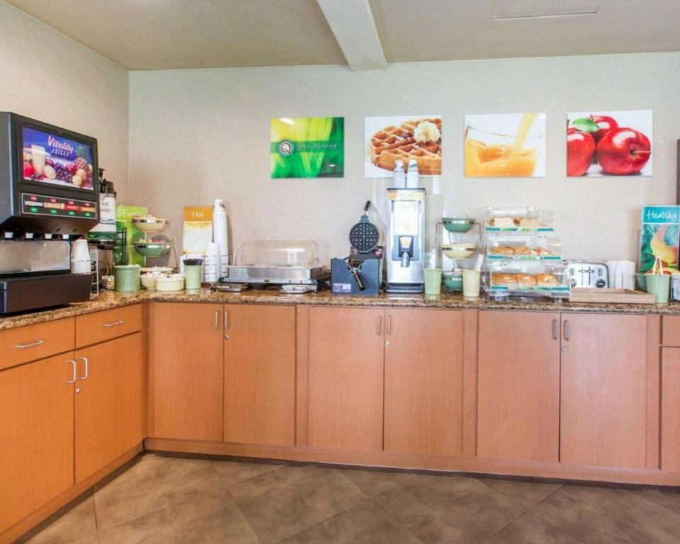 Quality Inn San Bernardino Exterior photo