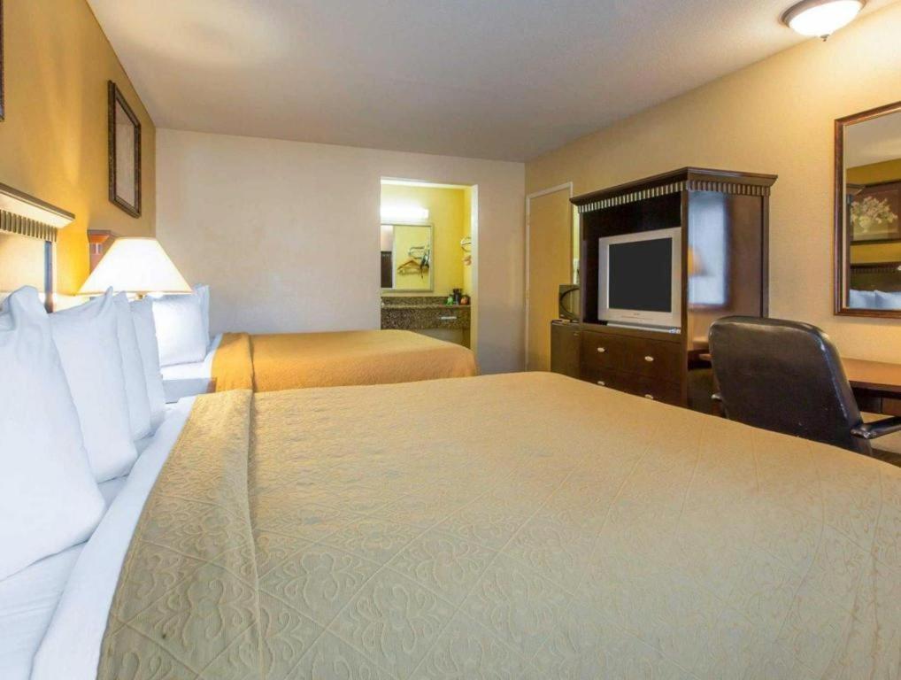 Quality Inn San Bernardino Exterior photo
