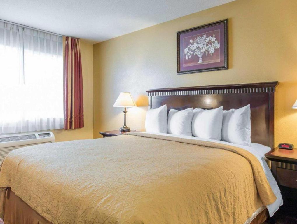 Quality Inn San Bernardino Exterior photo