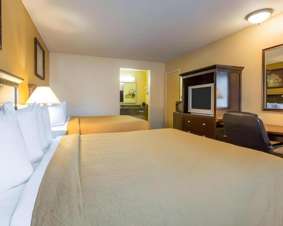 Quality Inn San Bernardino Exterior photo
