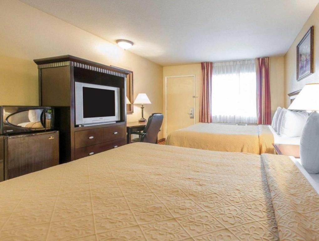 Quality Inn San Bernardino Exterior photo