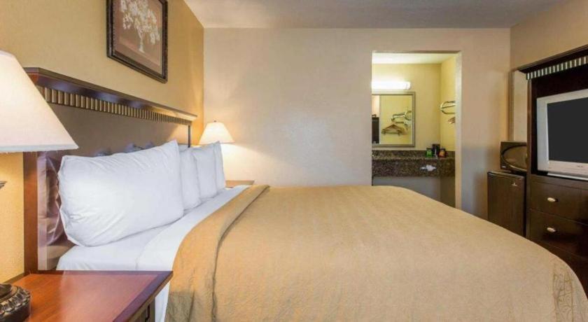 Quality Inn San Bernardino Exterior photo
